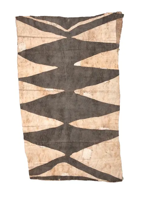 Australian Indigenous (Aboriginal and Torres Strait Islander) artwork by SARAH UGIBARI of Omie Artists. The title is Mododa’e diburi’e hijë’oho (sihoti’e taliobamë’e) - The Tail-Feathers of the Swift in Flight. [OM10-065] (Mud, Nioge (Barkcloth))